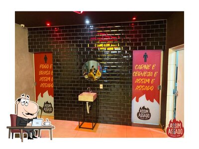 O interior do Assim Assado Steak Bar