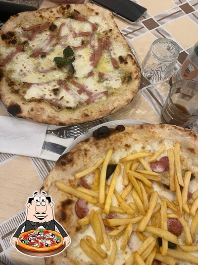 Ordina una pizza al ristorante Pizza Primo e Secondo