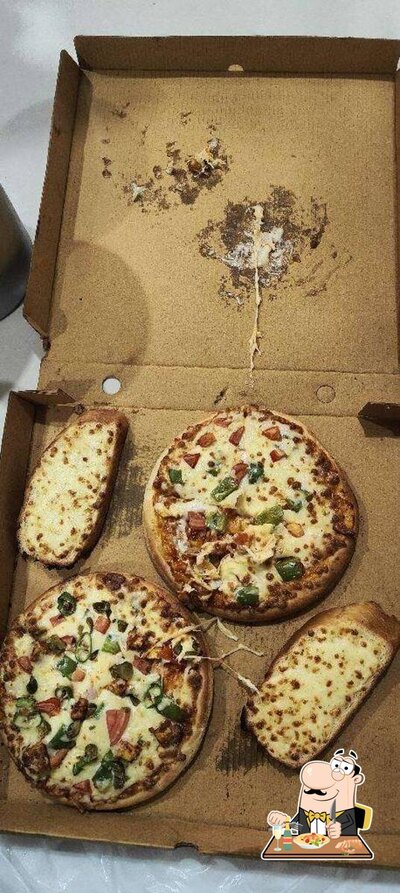 Food at Naples Pizza