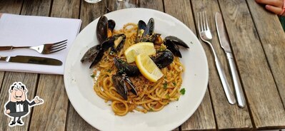Installez-vous à l'une des tables de Rigatoni