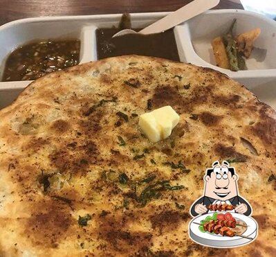 Food at Kulcha Lal Parantha Das