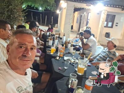 Veja imagens do interior do BAR BUDIM