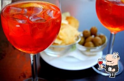 Assaggia il vino di Coffee Hour