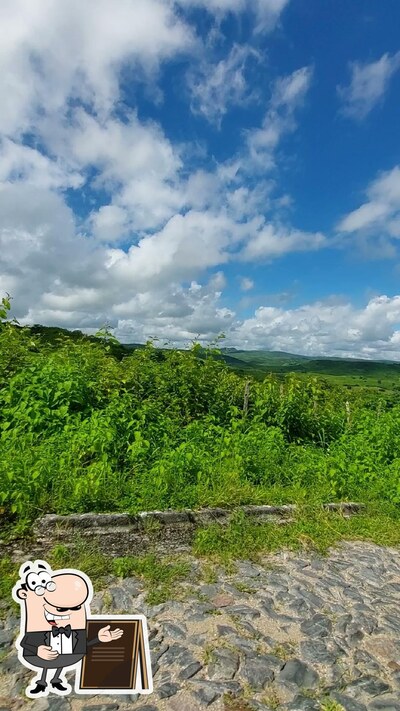 Desfrute da vista da área externa do Poço da onça