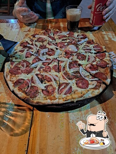 Consiga pizza no Underground Pizza