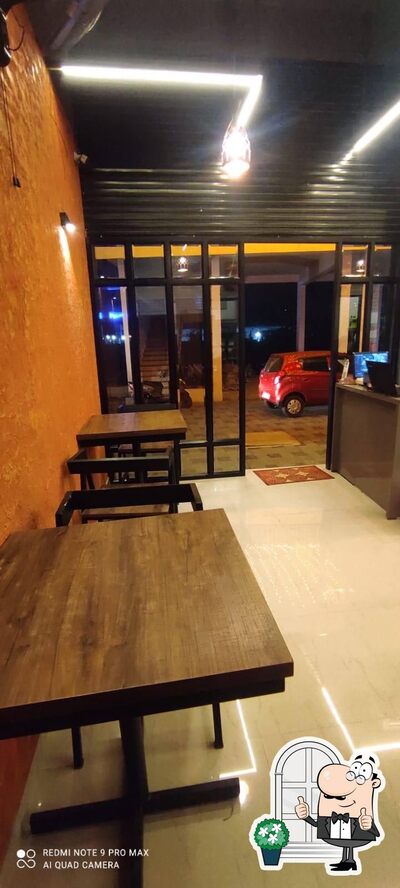 The exterior of Shawarmashi