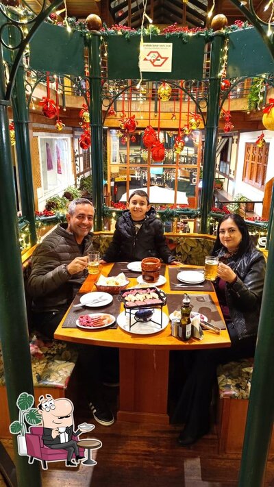 Veja imagens do interior do Fondue Mezzanino