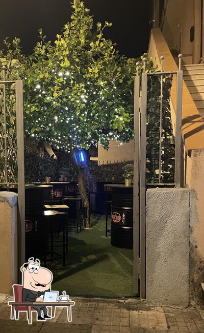 Découvrez l'intérieur de OLL - Signature Pub