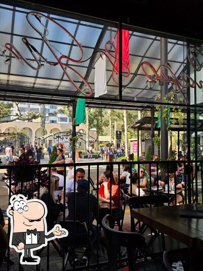 O interior do Capo&Gin Gastrobar