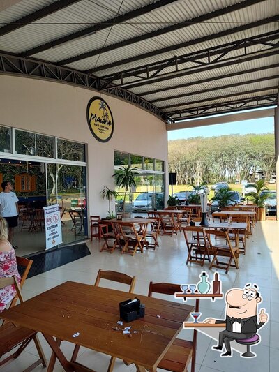 O interior do PRAIANO BAR