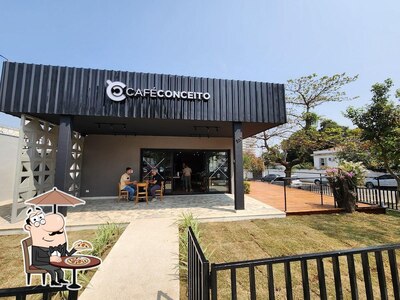 a parte exterior é uma característica importante do Café Conceito Vila Paraíba