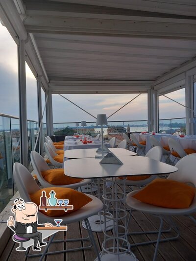 Gli interni di 28.5 Rooftop