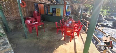 Veja imagens do interior do Bar do zizinho