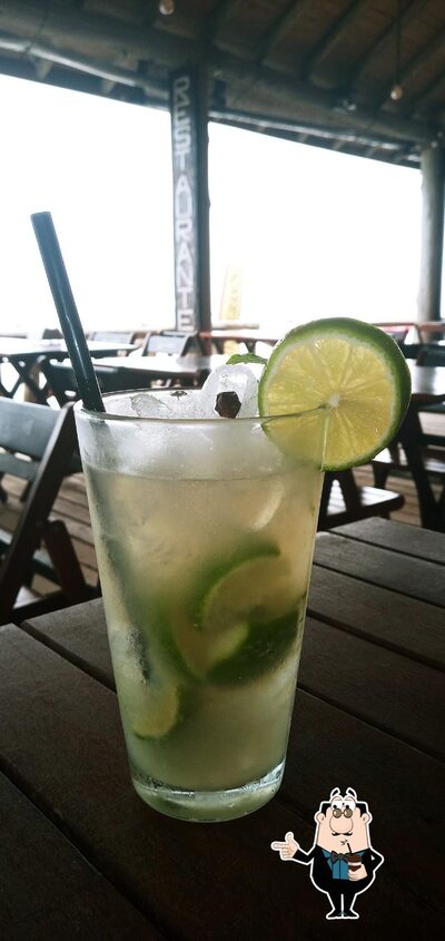 Venha provar diferentes bebidas oferecidos no Porto do Camarão - Ilha do Mel