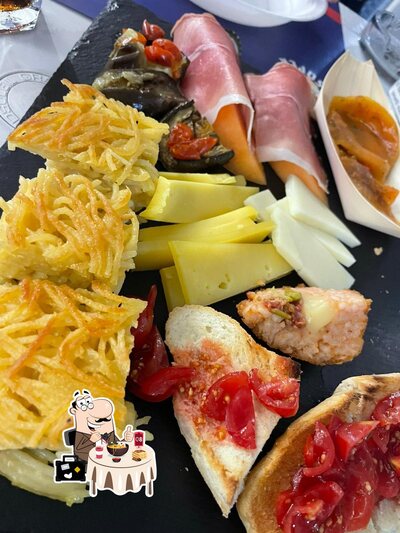 Platti al BAR KING PIZZERIA TAVOLA CALDA