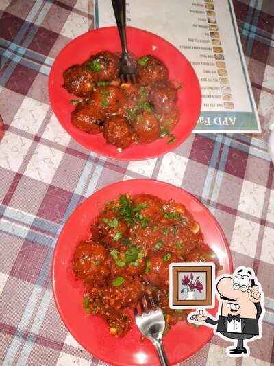 Check out how Guirim Fast Food looks inside