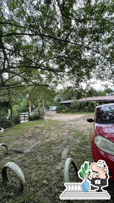 Veja imagens do exterior do Estilo Serrano Lanches