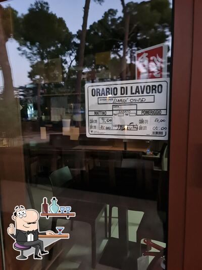 Siediti a un tavolo di KORTEN Social Bar