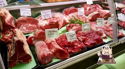 Pasti a base di carne vengono serviti al ristorante con griglia La livrea azienda agricola srl
