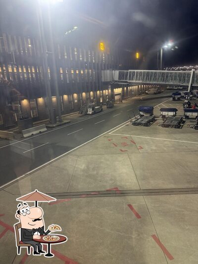 Vous pouvez prendre un bol d'air frais dans l'espace ouvert de Mövenpick Café Terminal C