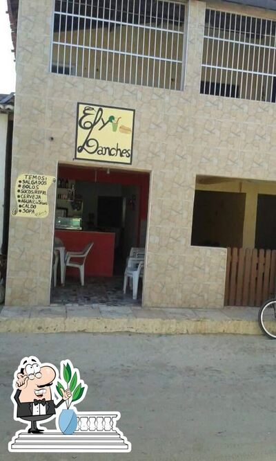 Veja imagens do exterior do Ely lanches