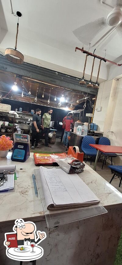 Food at Roll Hub