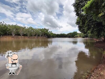 a área exterior é uma característica importante do Pesqueiro Bresciani Pesca Esportiva