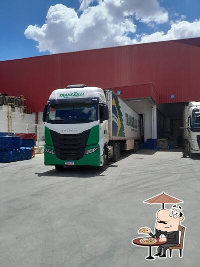 Veja imagens do exterior do pizzaria J.N.Z