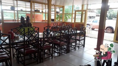 Veja imagens do interior do Restaurante Vila Maraca