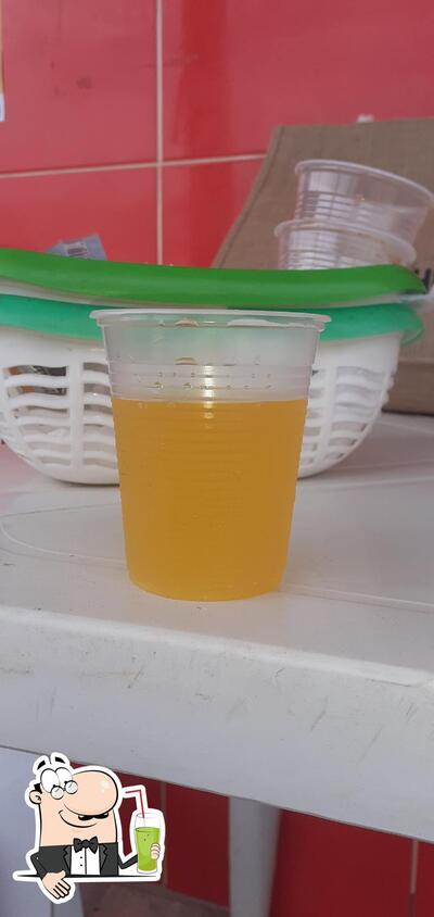 Experimente diversos bebidas servidos no Padaria e Mercearia Renascer