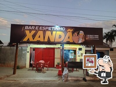 O interior do Bar e Espetinho do Xandão