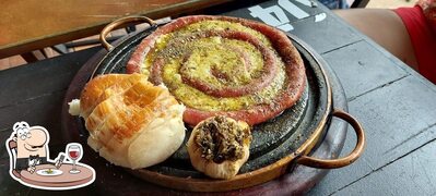 Platos en Barba Red Bar