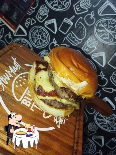 Delicie-se com um hambúrguer no G.O.A.T BURGUER