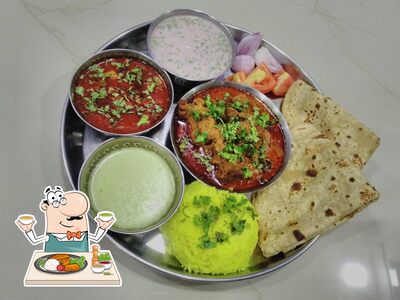 Food at Kolhapuri Katta