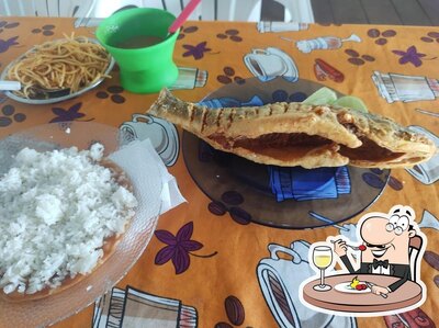 Comida em Restaurante Tamarinão