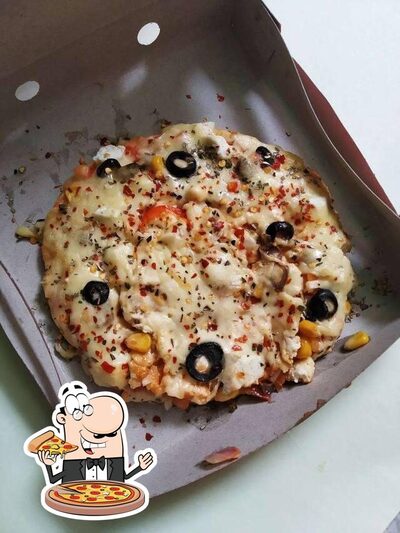 Try out pizza at Chinese Anna