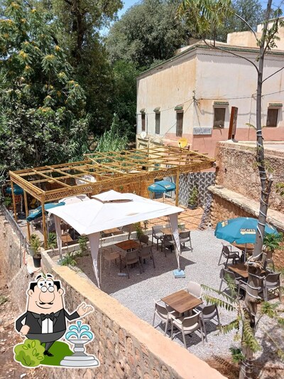 Vous pouvez prendre un bol d'air frais à l'extérieur Babel Restaurant