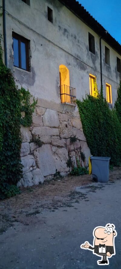 Dai un'occhiata agli interni di MedCafe