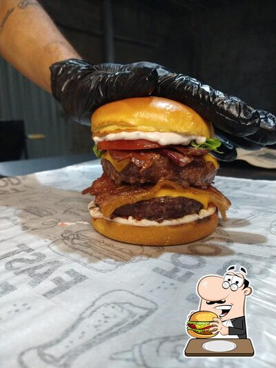 Delicie-se com um hambúrguer no PAC BURGER