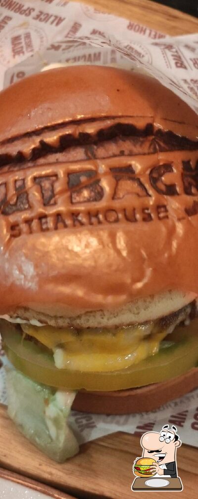 Peça um hambúrguer no Restaurante Outback Steakhouse