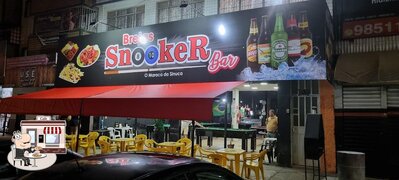 a área exterior é uma característica importante do Brejas Snooker Bar