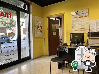 Goditi la vista dagli esterni di Caf Italia