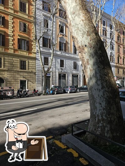 Goditi la vista dall'area esterna di Alice Pizza