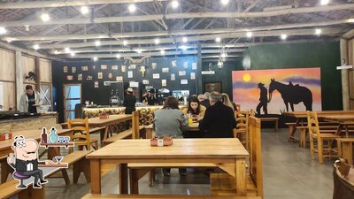 Veja imagens do interior do Celeiro Red Shed