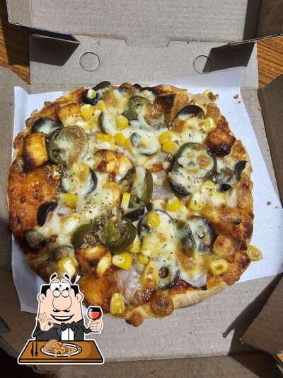 Order pizza at Rv’s Café