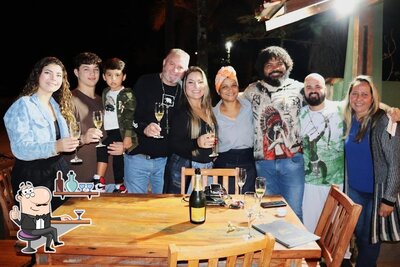 O interior do Simples Gastrobar Pontal do Sul