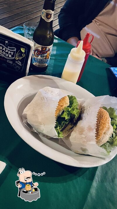 Comida em Lanchonete da Elza