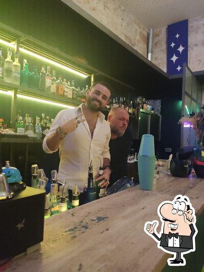 Siediti a un tavolo di Lustro Palermo