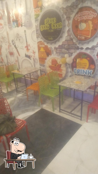 Check out how PARSIA PIZZA looks inside