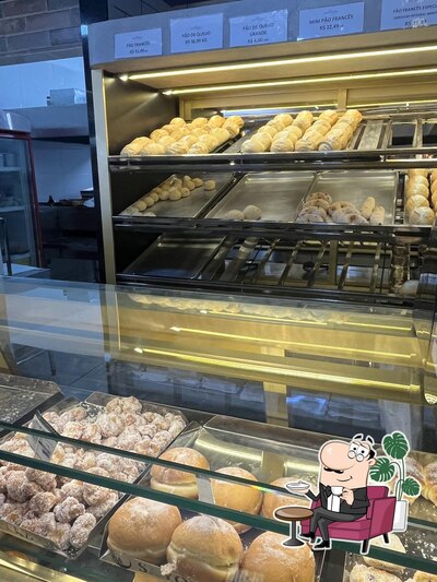 O interior do Sayonara pães e conveniência